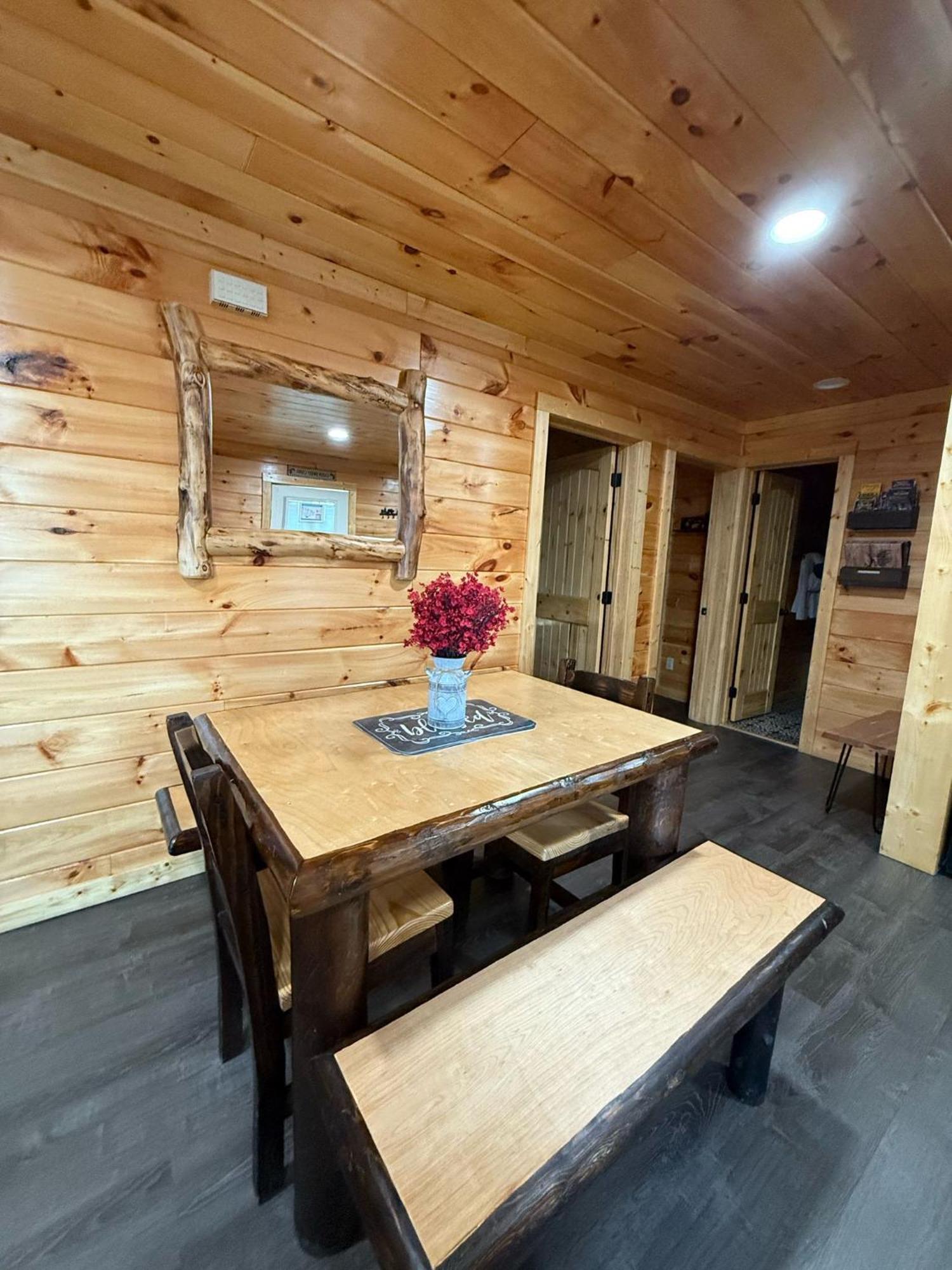 Paradise At The Smokies Cabin With Hot Tub! Севьервилл Экстерьер фото