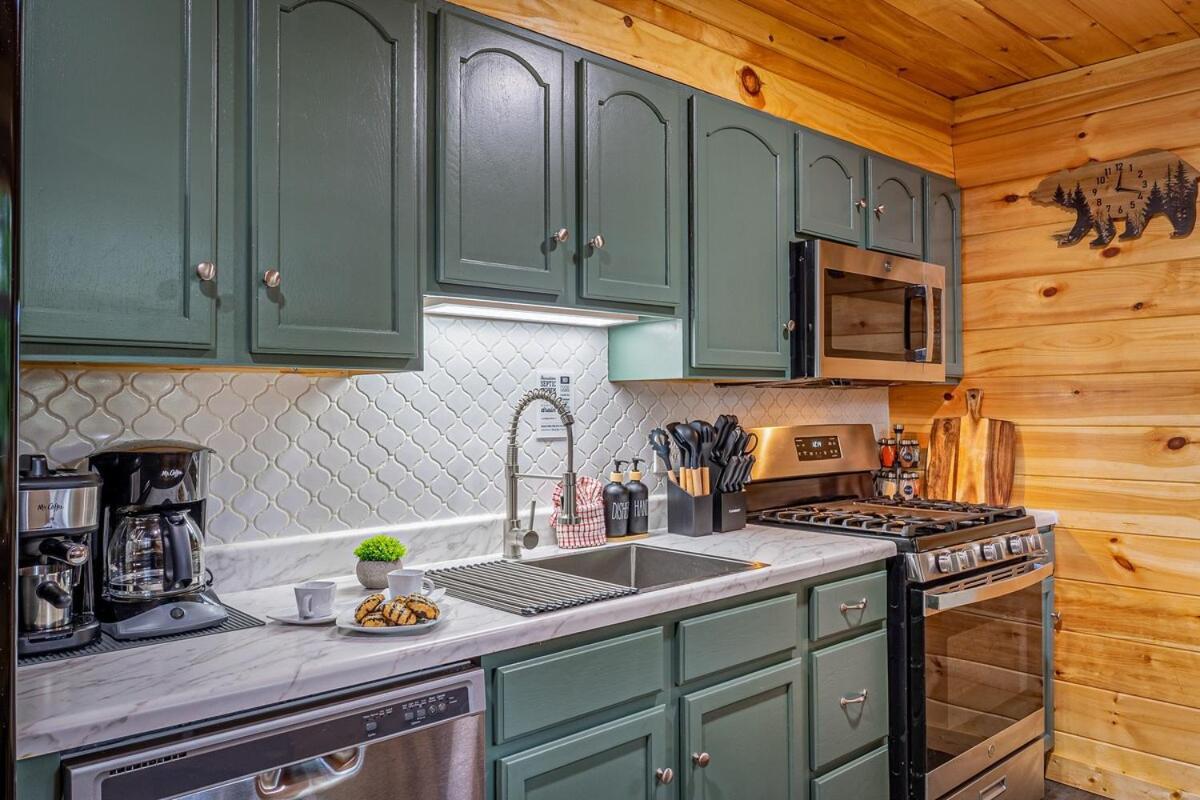 Paradise At The Smokies Cabin With Hot Tub! Севьервилл Экстерьер фото