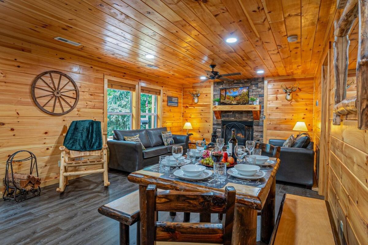 Paradise At The Smokies Cabin With Hot Tub! Севьервилл Экстерьер фото